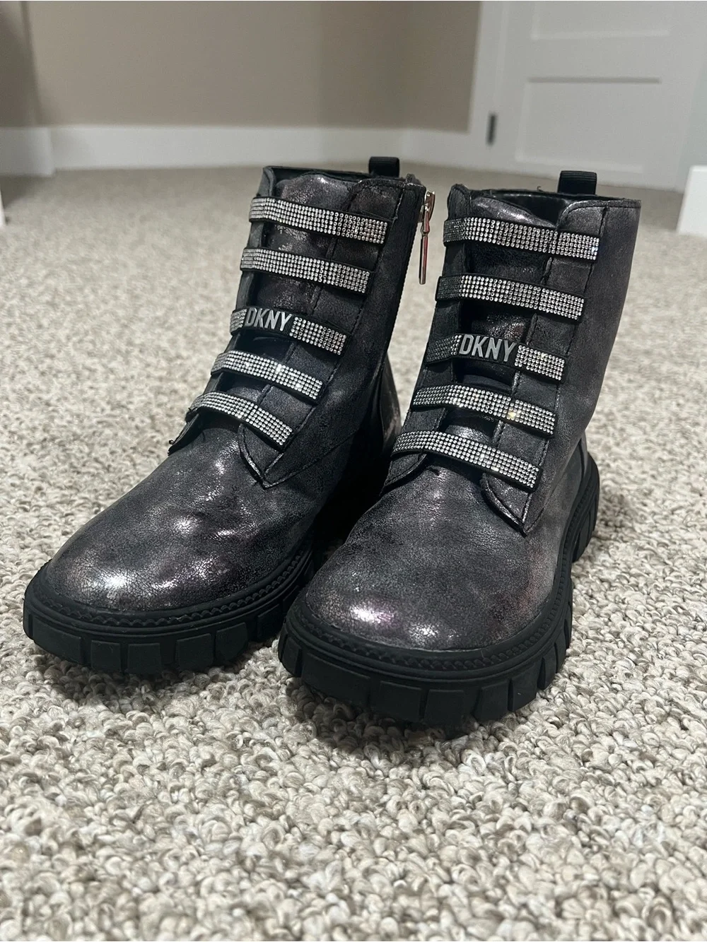 DKNY Girls Sparkle Rhinestone Metallic Charcoal Combat Boots Size 1